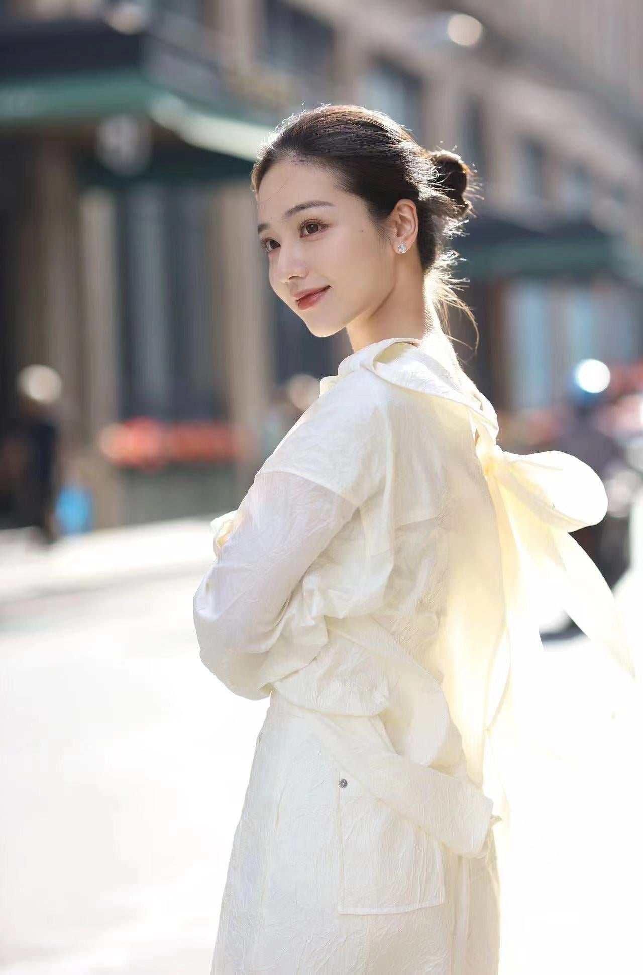 DI.AD 米色带口袋上衣