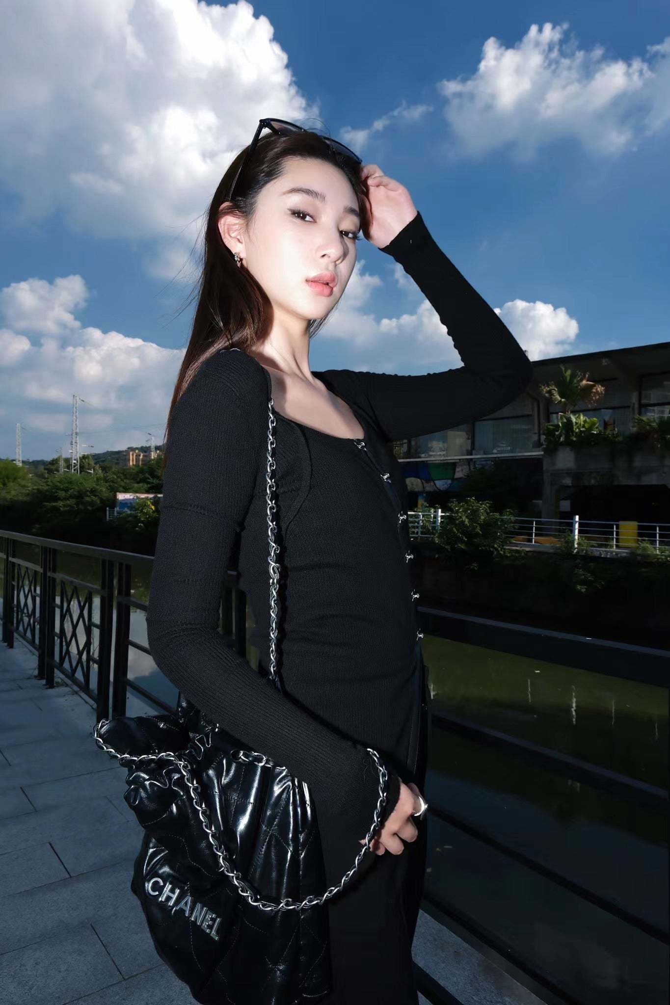 UHOT黑色针织衫UWSA3Z234