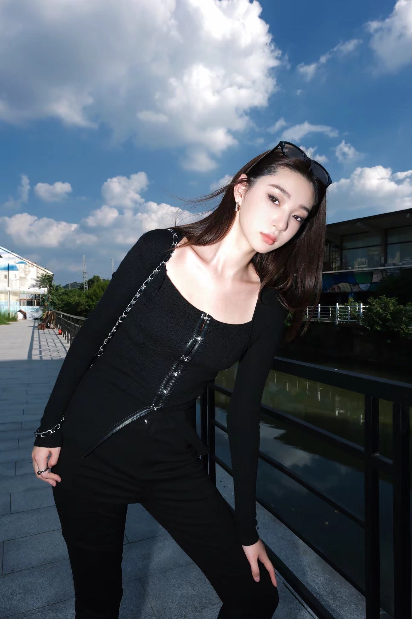 UHOT黑色针织衫UWSA3Z234