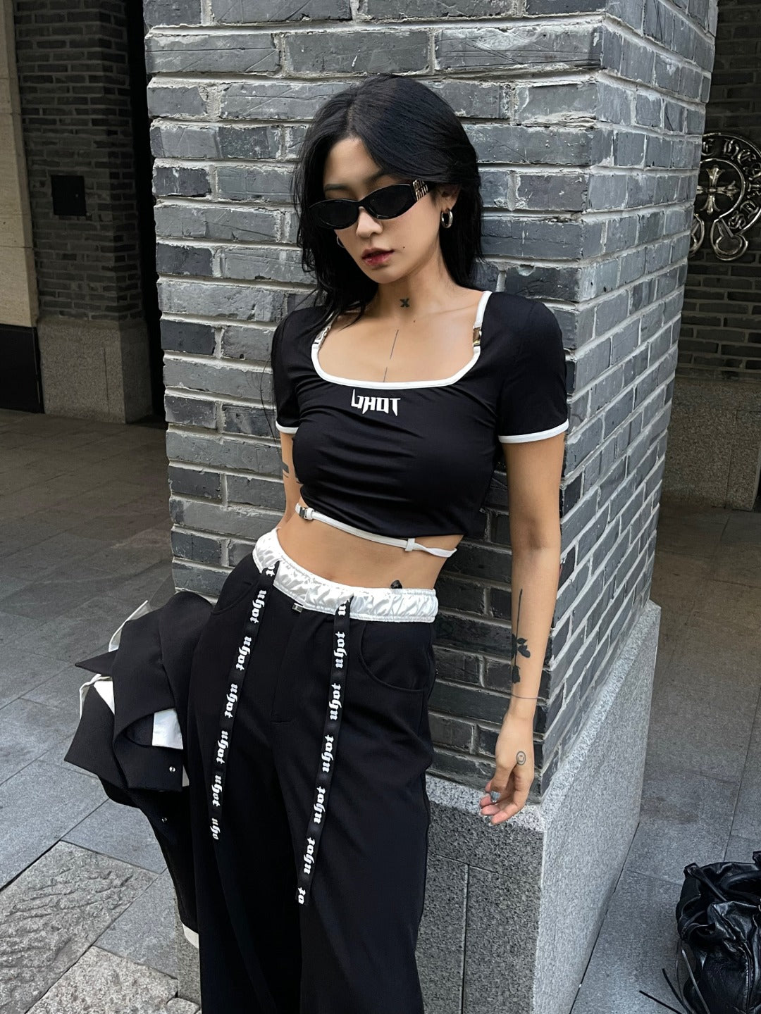 UHOT 黑白色T恤