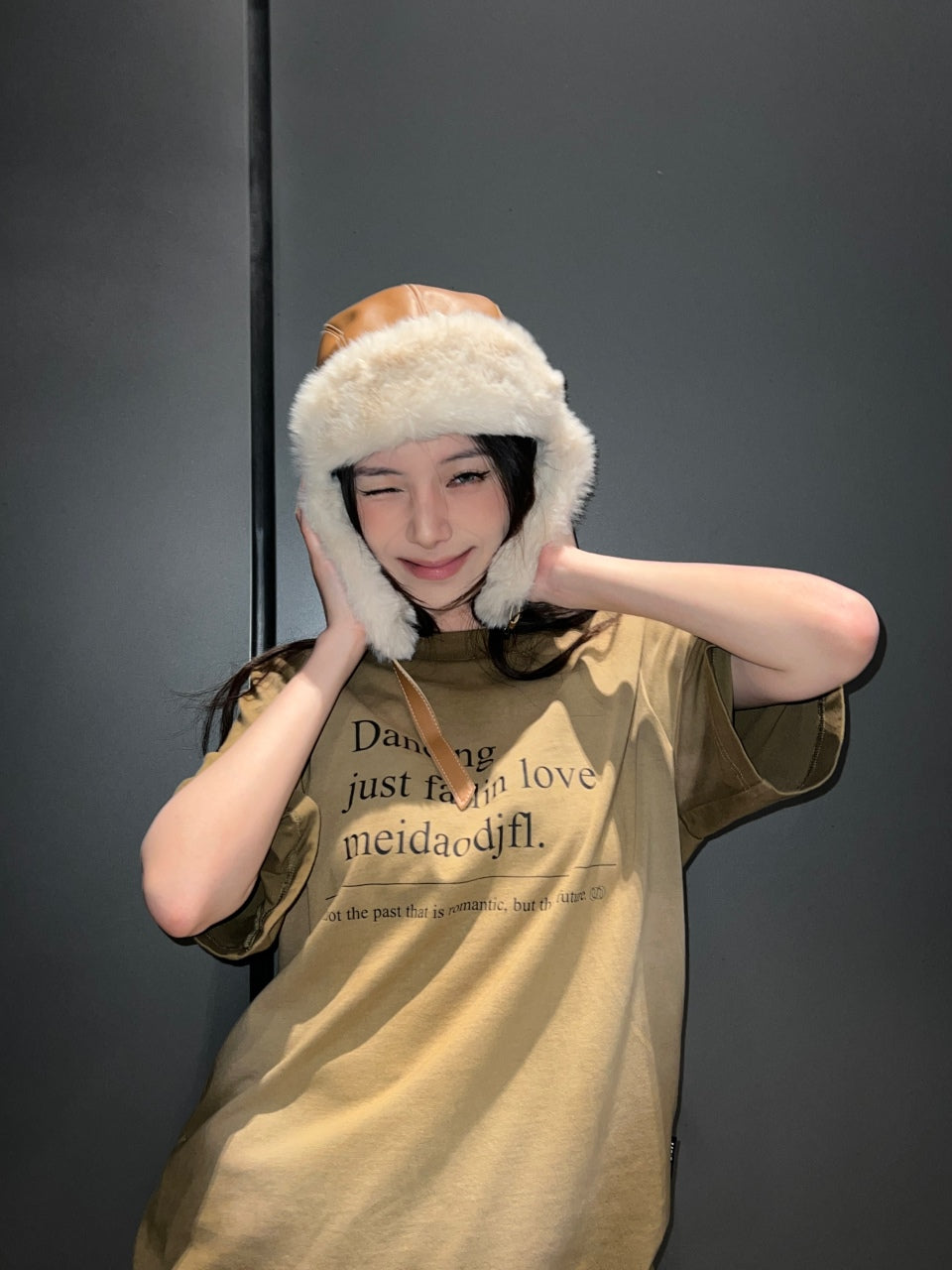 DJFL 咖色字母短袖T