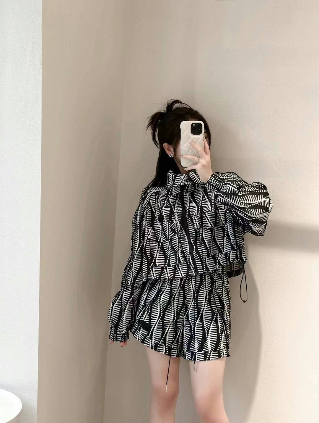 DI.AD 黑白条纹防晒上衣