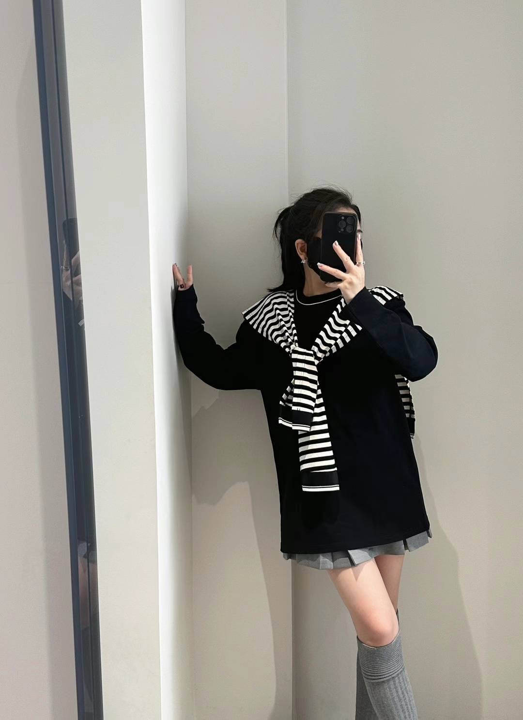 DI.AD黑白条纹披肩上衣
