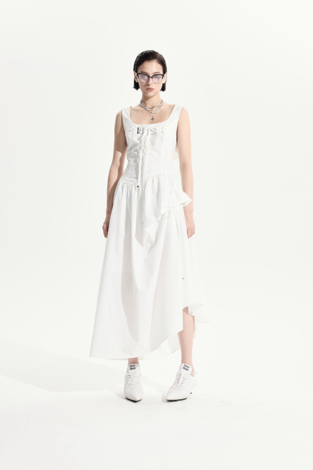 uhot25s白色连衣裙