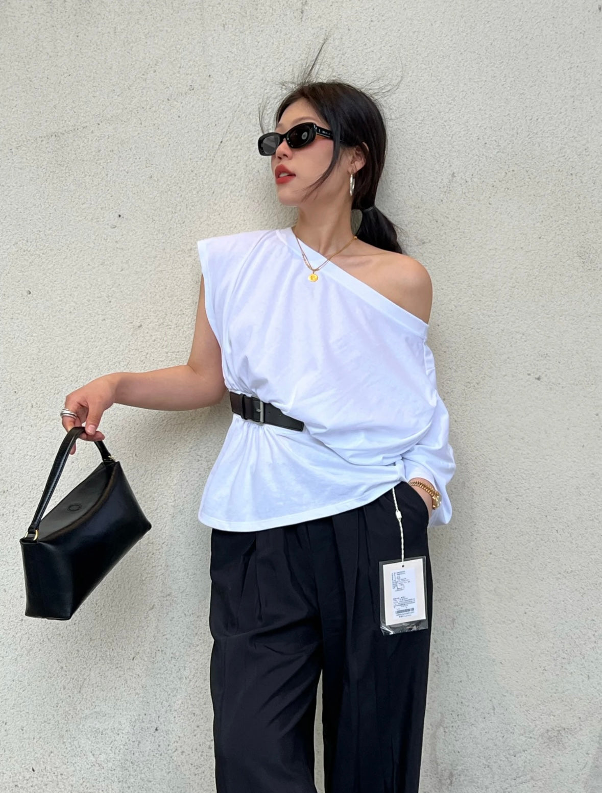 uncoded斜肩腰带上衣