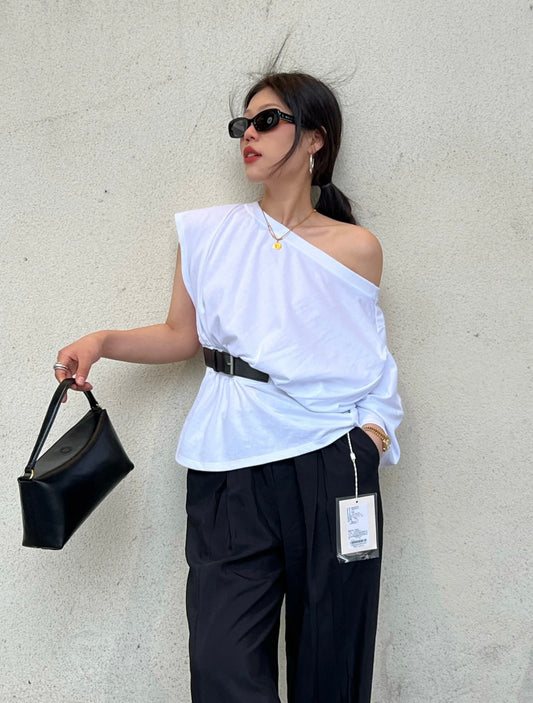 uncoded斜肩腰带上衣